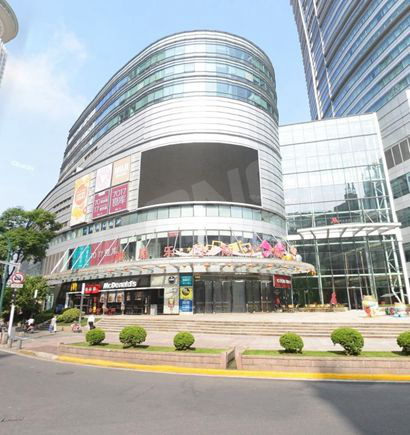 上海雅居樂國（guó）際廣場室外全彩色LED顯（xiǎn）示屏