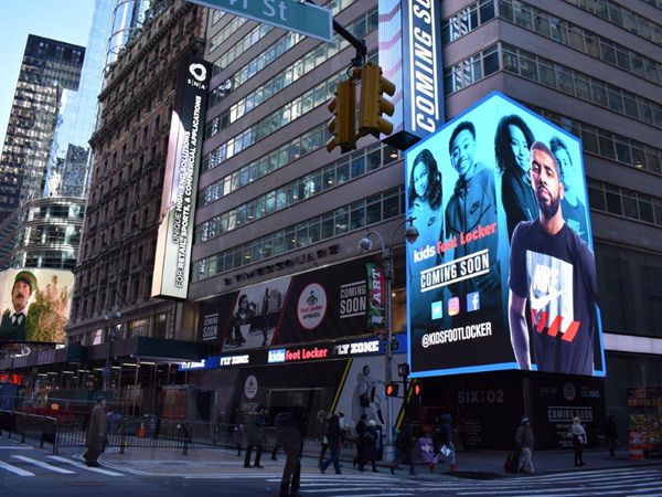 美國紐約（yuē）時代廣場百老匯室外led全彩顯示（shì）屏
