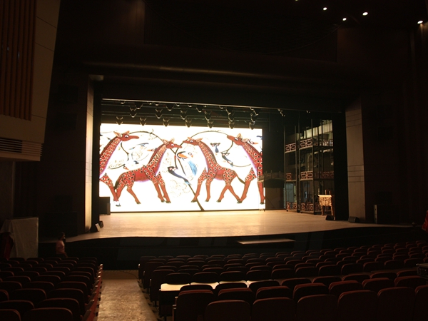 陝西西安易俗大劇（jù）院室內LED全彩屏