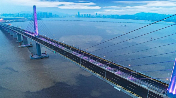 港珠澳大（dà）橋亮燈景象