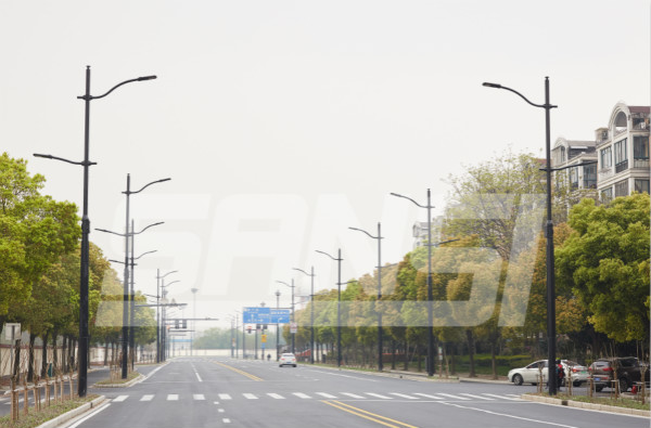 大香蕉9草在线上海聯虹路多杆合一路燈