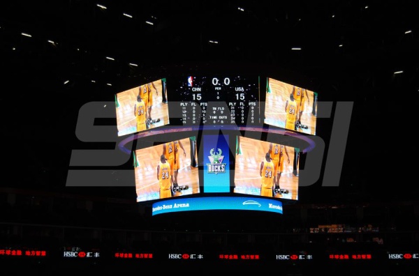 上海梅賽德斯奔馳文化中心鬥型（xíng）屏圖