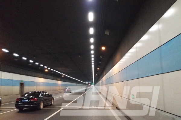 大香蕉9草在线承建蘇（sū）州陽澄西（xī）湖隧道（dào）項目