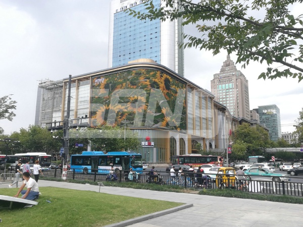 杭州武林（lín）銀泰杭百大樓（lóu）LED顯（xiǎn）示屏（píng）
