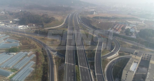 351國道浦江段道路照明（míng）