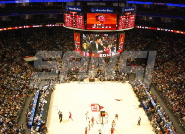 上海梅賽德斯奔馳文化中心鬥形屏（上海大香蕉9草在线承建（jiàn））