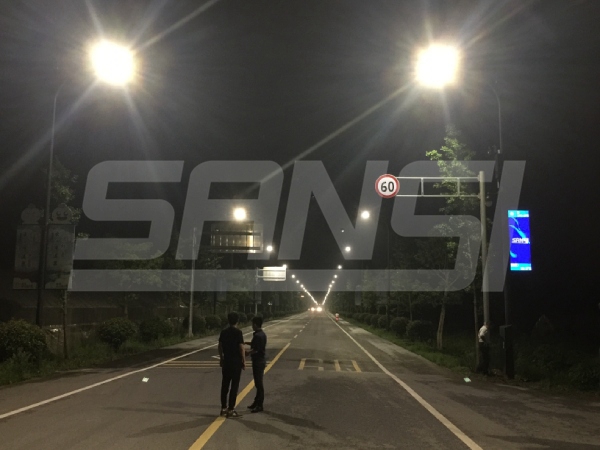 浙江大雲（yún）溫泉大道智慧路燈