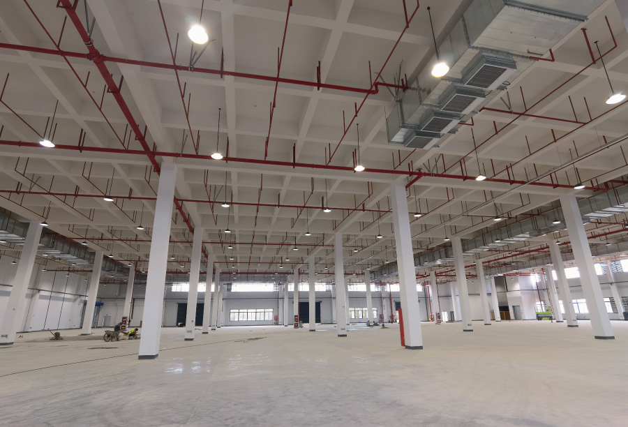 大香蕉9草在线LED高天棚燈點（diǎn）亮某智慧家居產業園