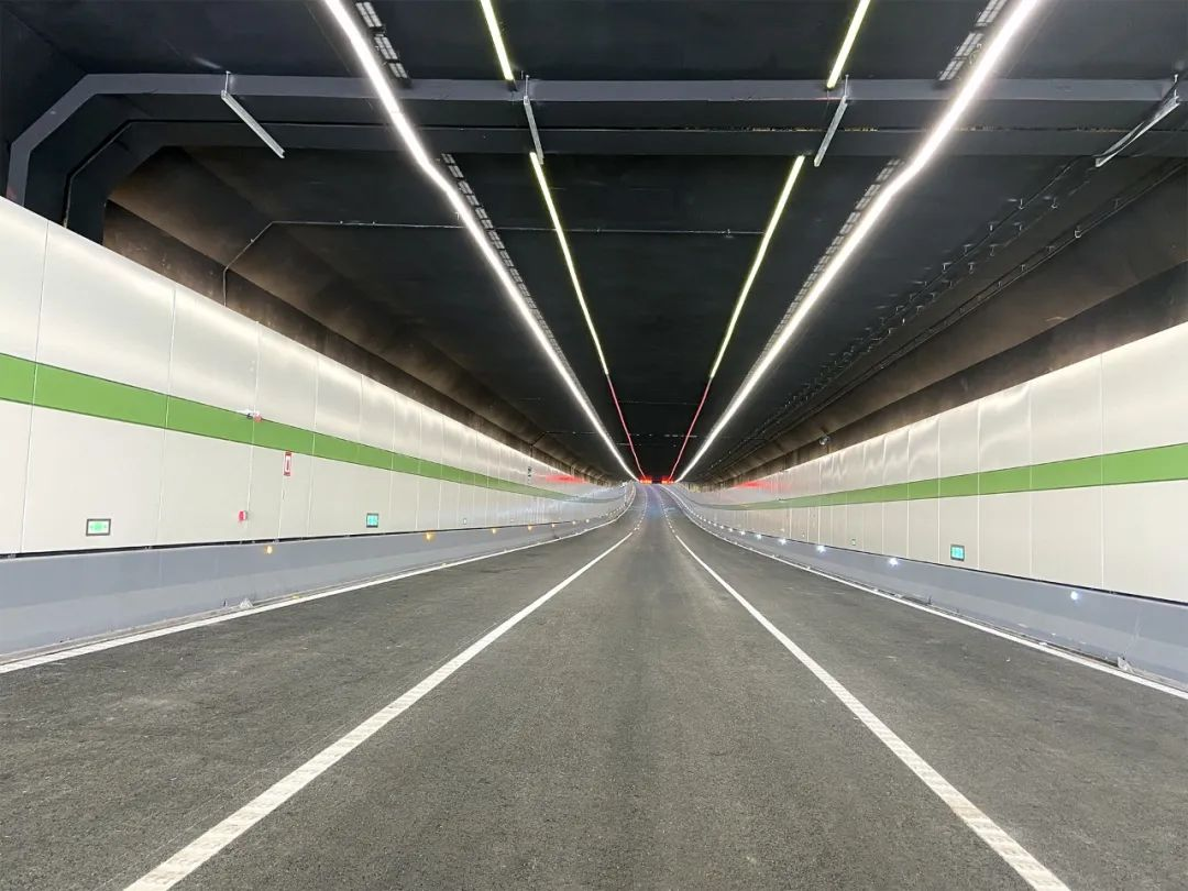 三（sān）思（sī）隧道照明,連續光帶,創新方案,護航亞運（yùn）出行