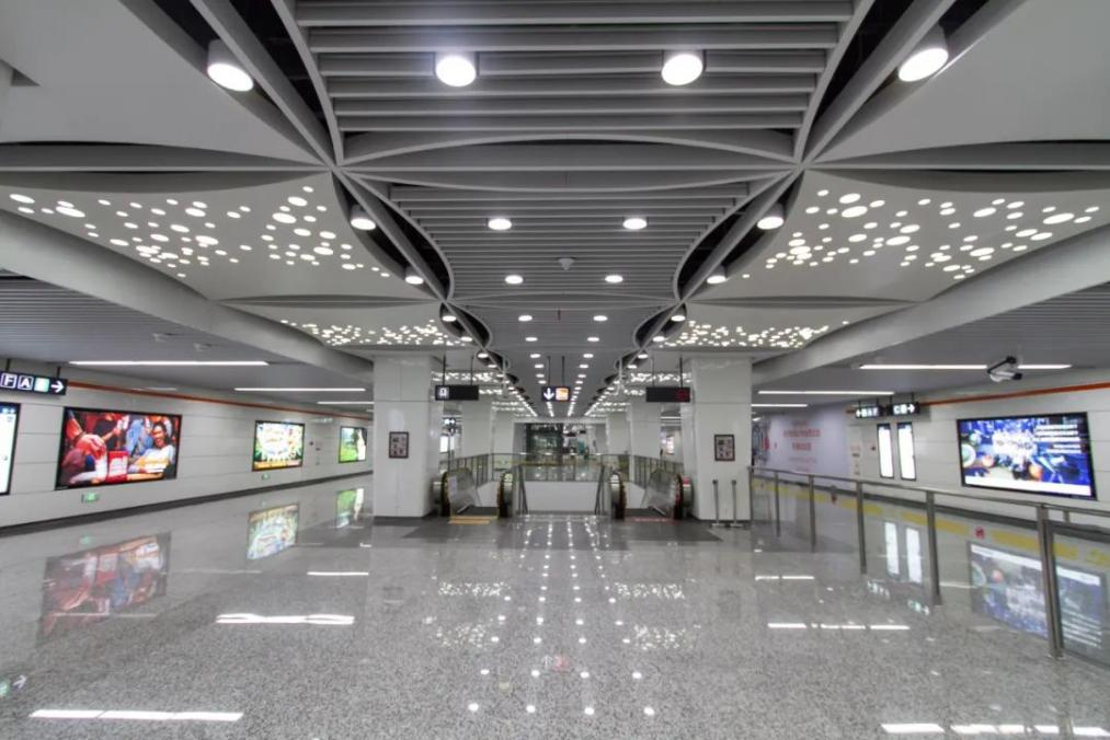 大香蕉9草在线,地鐵照明,舒適,健康光,照亮,多條軌交暢行路（lù）