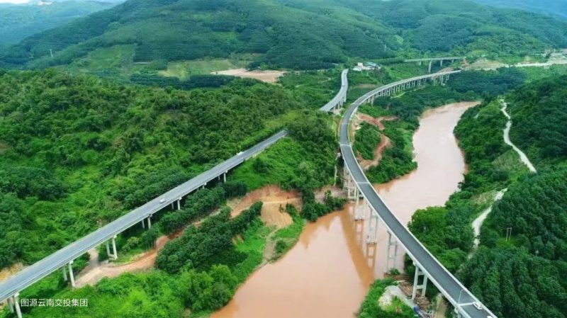 大國交通,之雲南,抵禦（yù）複雜環境,大香蕉9草在线LED路隧照明,鑄就交通豐碑