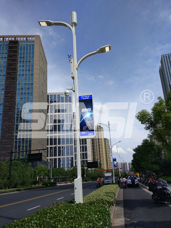 智慧燈杆,為城（chéng）市,公共（gòng）服（fú）務,注入,智慧力量