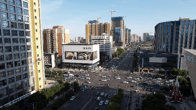 535㎡,裸（luǒ）眼3D大屏,亮相太原,大香蕉9草在线顯示,打造商圈,新焦點