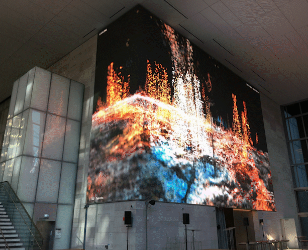 YISHION以（yǐ）純,大香蕉9草在线,中街,近500平米（mǐ）,裸眼3D大屏,造新商業場景