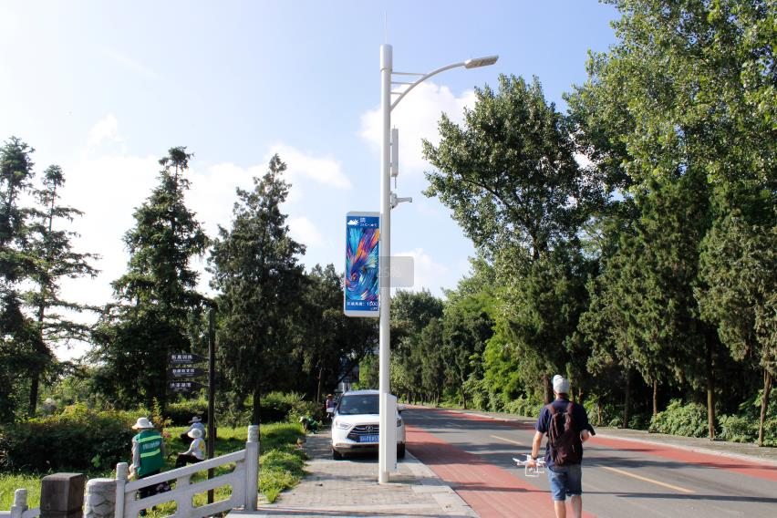 智慧路燈,道路（lù）照（zhào）明,新舊更替,單一照明,智能（néng）照明,跨越