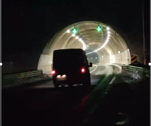 燈隨車動,智慧隧道,隨車照明,解決（jué）方案