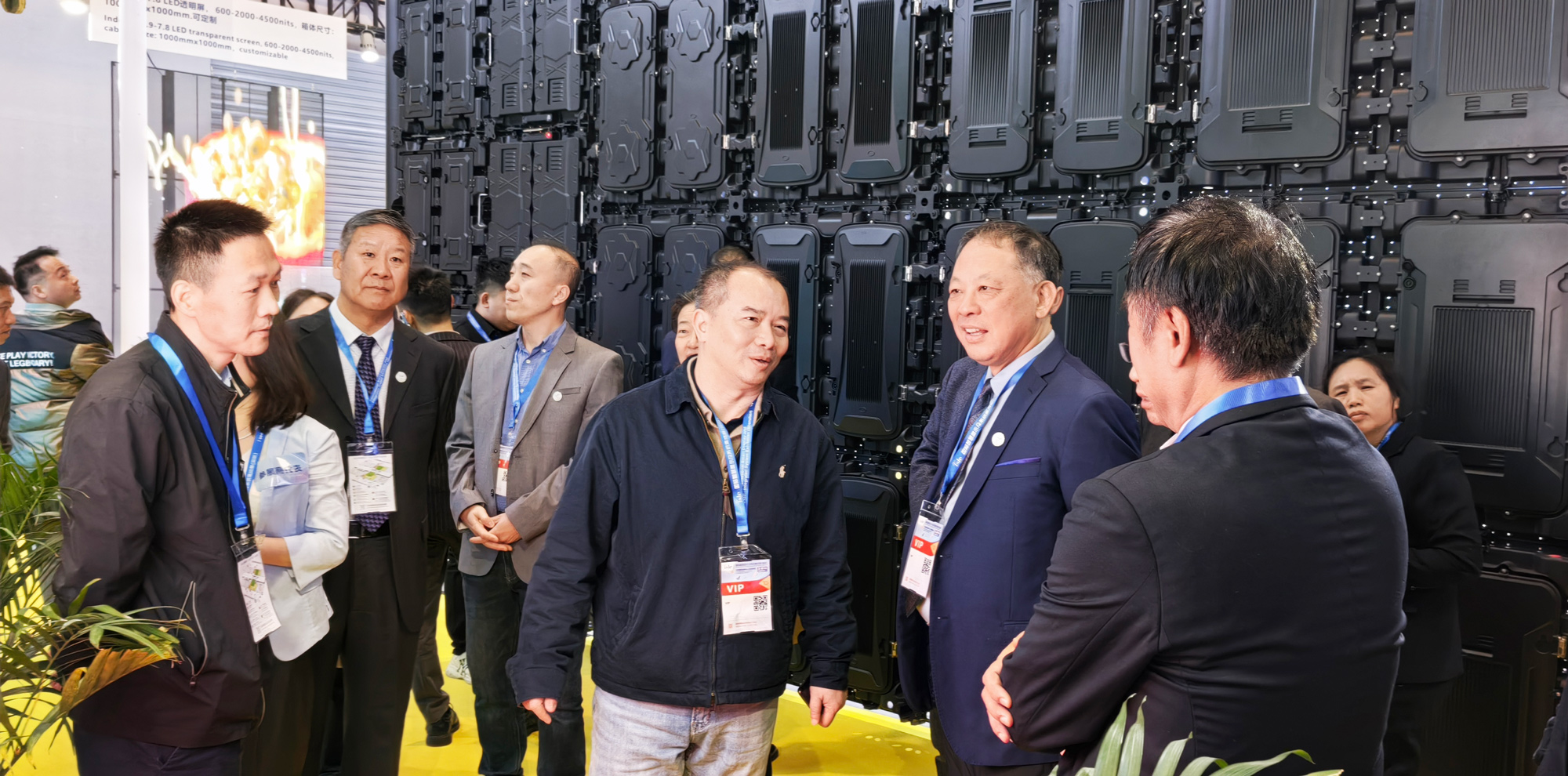 大香蕉9草在线,多場景創新顯示係（xì）統,解決方案,亮相ISLE,AI數字人領航,智啟未來交互,新（xīn）紀元