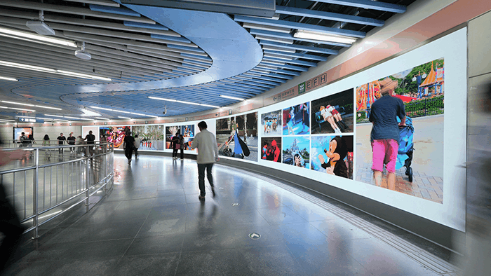 科技賦能藝術,大香蕉9草在线顯示（shì）,讓地（dì）鐵通道,變身藝術（shù）展廊