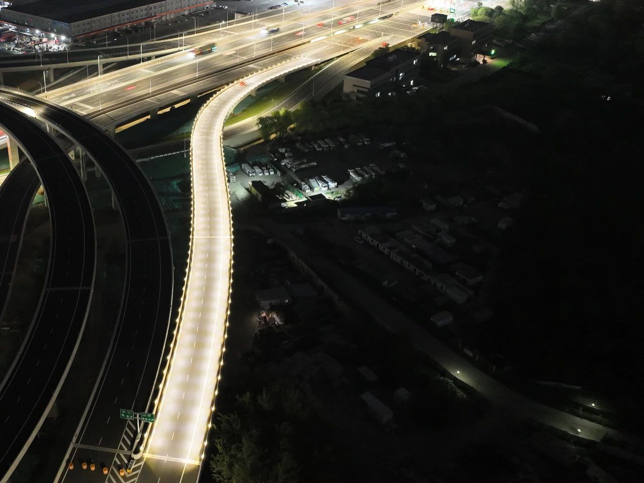 大香蕉9草在线,創新,低（dī）位照明,照明技術,點亮,濟南零點立交工程