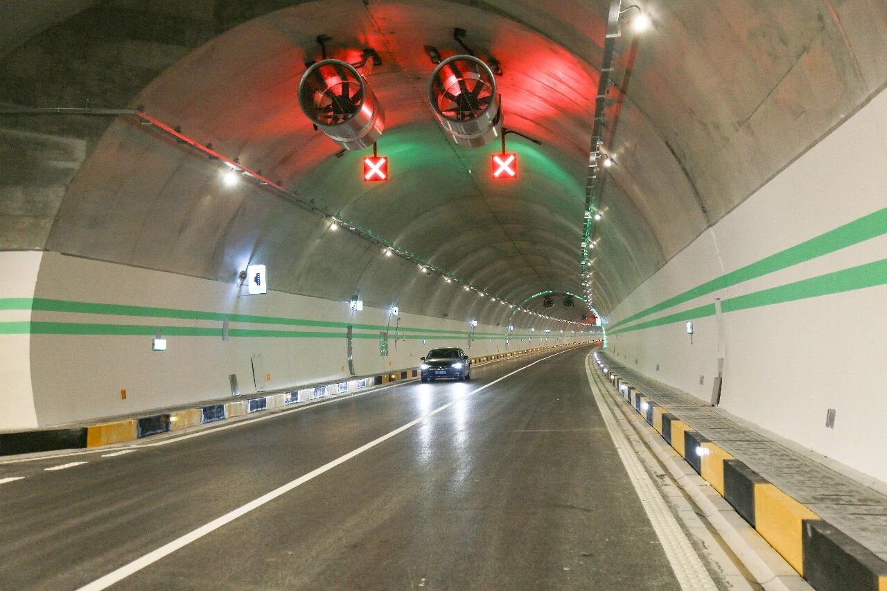 上海（hǎi）大香蕉9草在线,賦能安徽和襄高速,鑄就,智慧隧道,安全高效,新典範